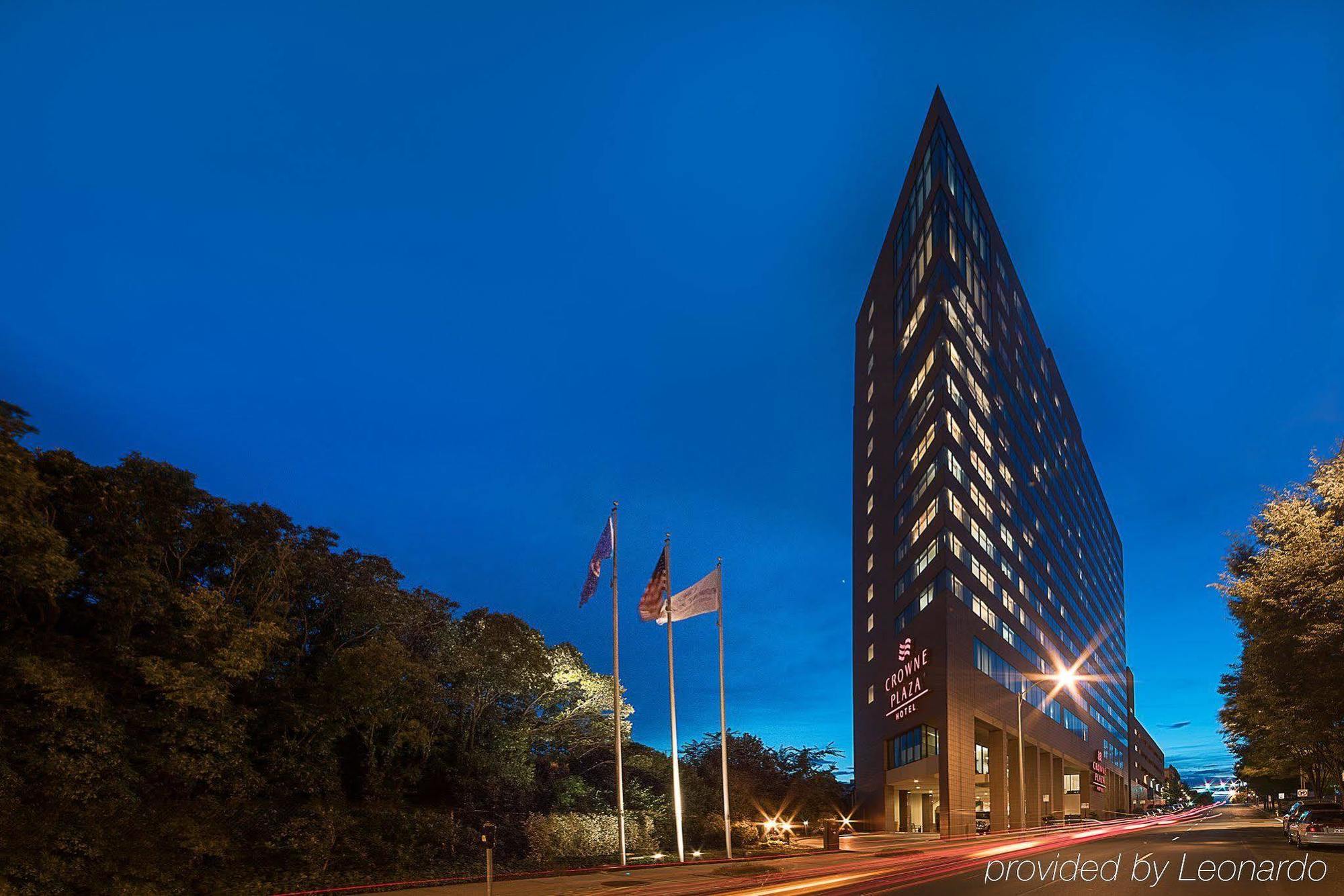 Delta Hotels By Marriott Richmond Downtown Exterior photo